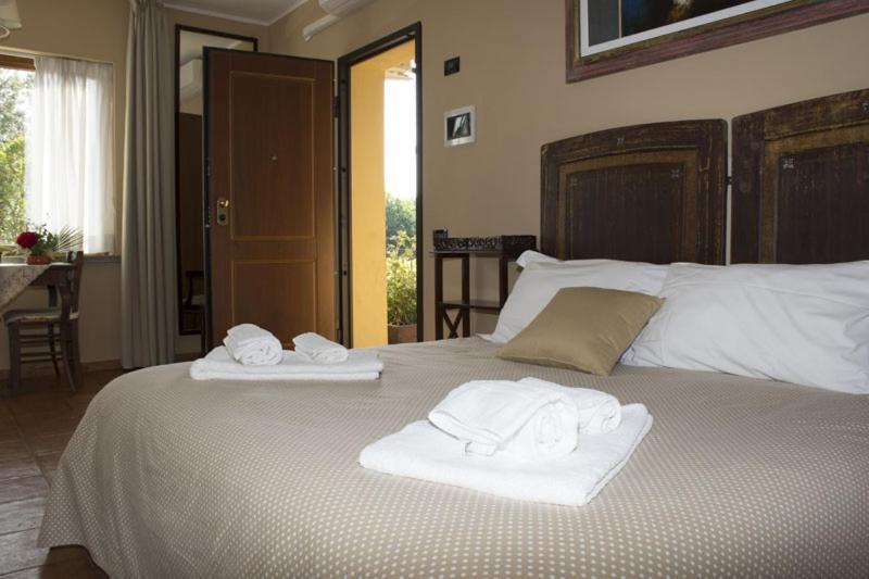 Agriturismo Scuderie Della Contea Сутри Экстерьер фото