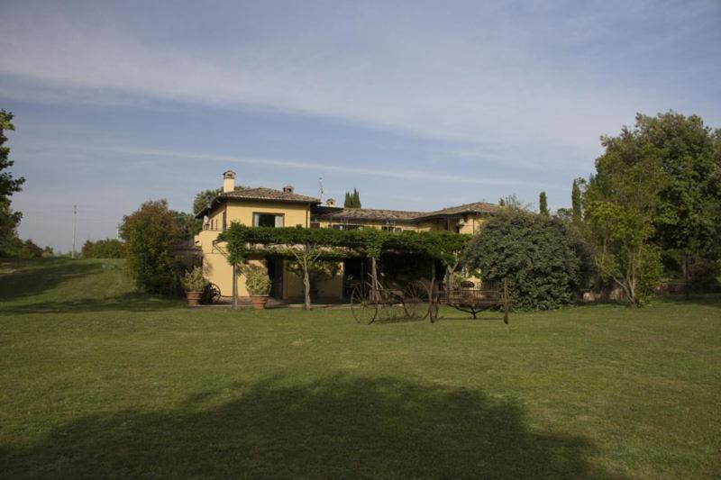 Agriturismo Scuderie Della Contea Сутри Экстерьер фото