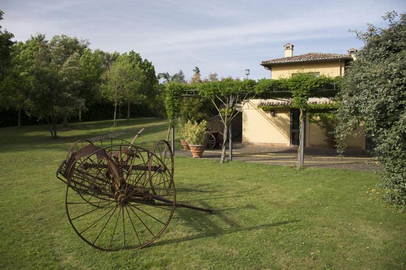 Agriturismo Scuderie Della Contea Сутри Экстерьер фото